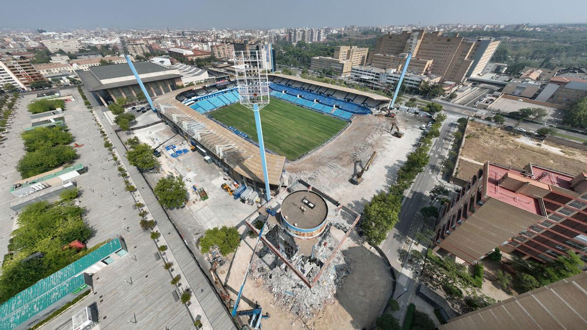 Obras de demolición de la Romareda. Imágenes de dron a 23 de agosto de 2024