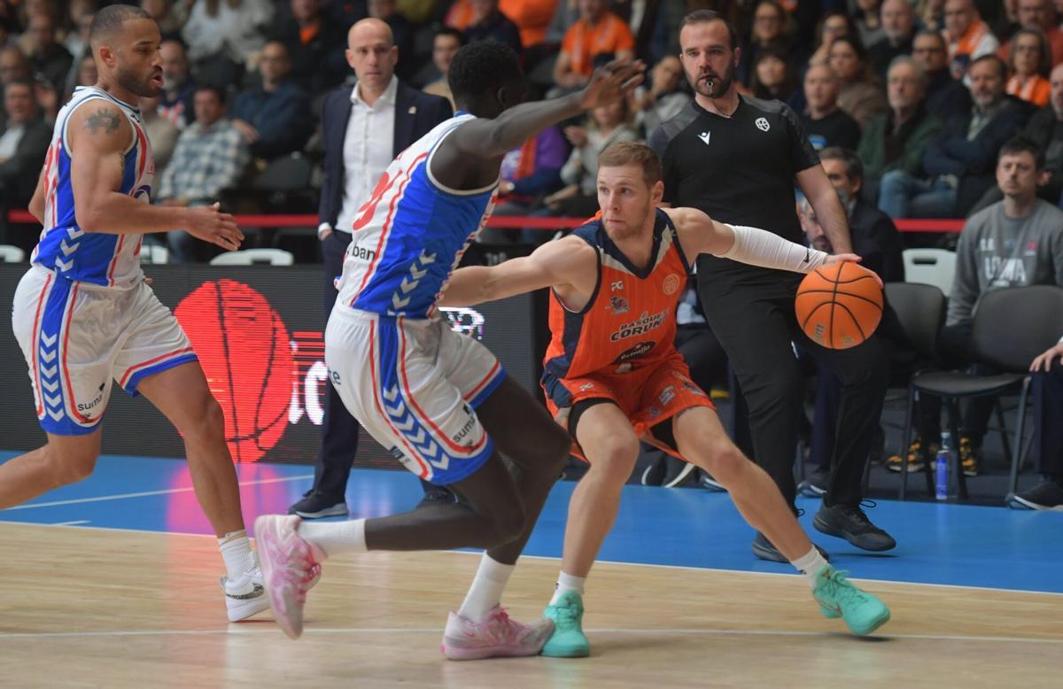 83-74 | El Leyma Coruña se sobrepone a sí mismo para vencer al Alicante