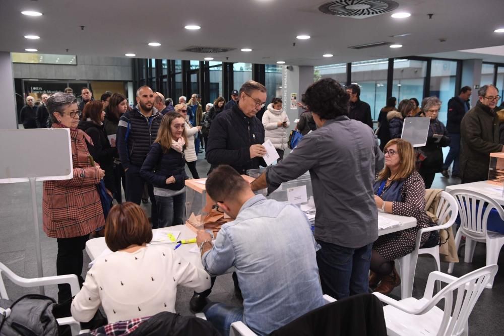 Elecciones 2019 | Abren los colegios en A Coruña