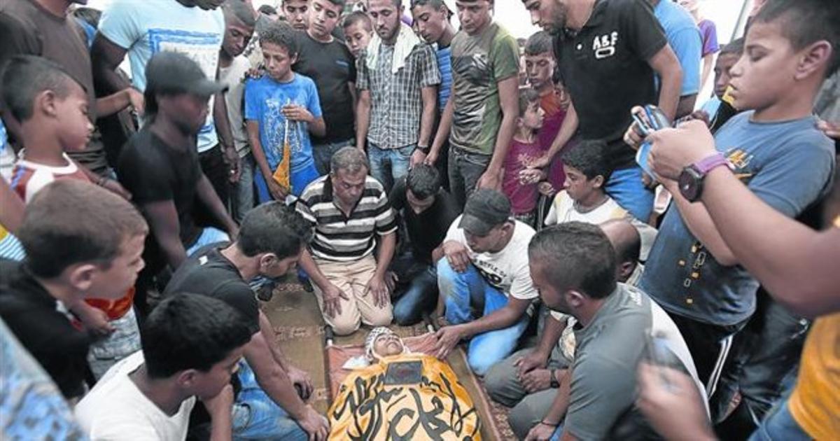 Funeral de Yusuf al Zagha, palestino muerto por fuego israelí, en Yenín. Funeral de Yusuf al Zagha, palestino muerto por fuego israelí, en Yenín.