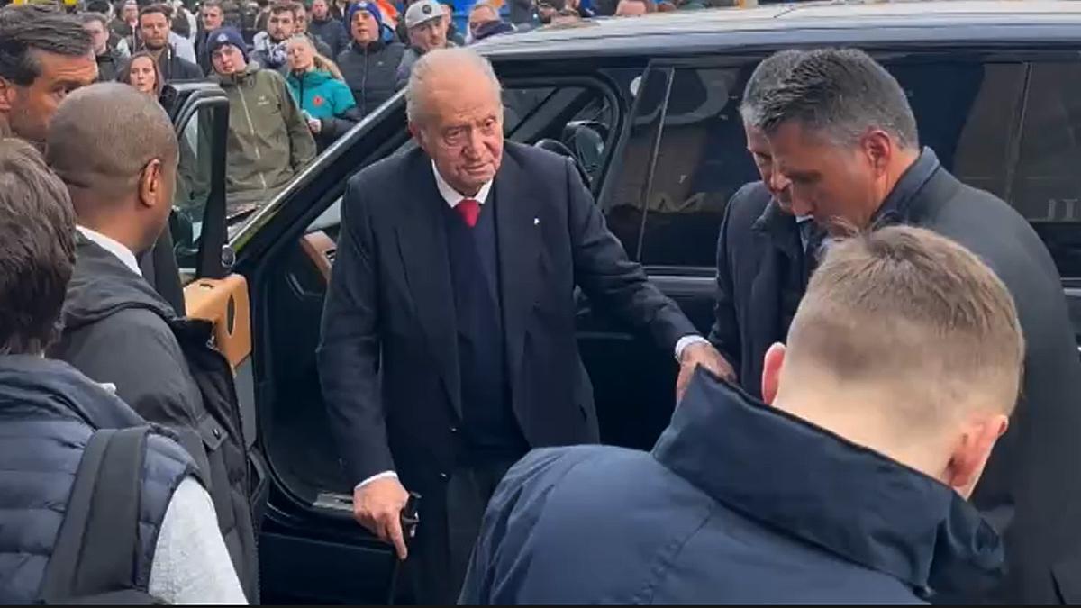Juan Carlos I, a su llegada al estadio de Stamford Bridge.