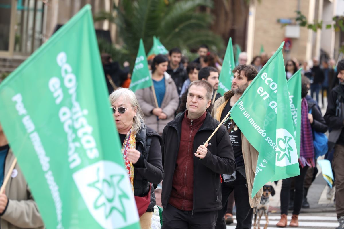 Cadena humana en Zaragoza por la defensa de Canal Roya