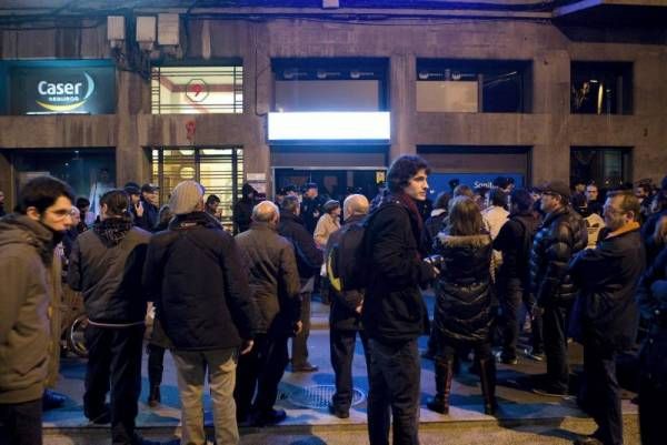 Fotogalería: Protesta ante la sede del PP en Aragón