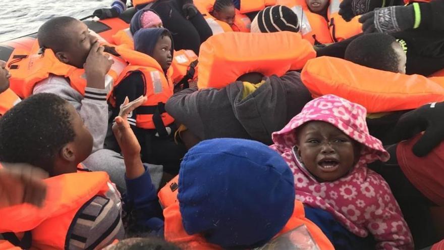 Una normativa restrictiva para los rescates de las oenegés en el mar