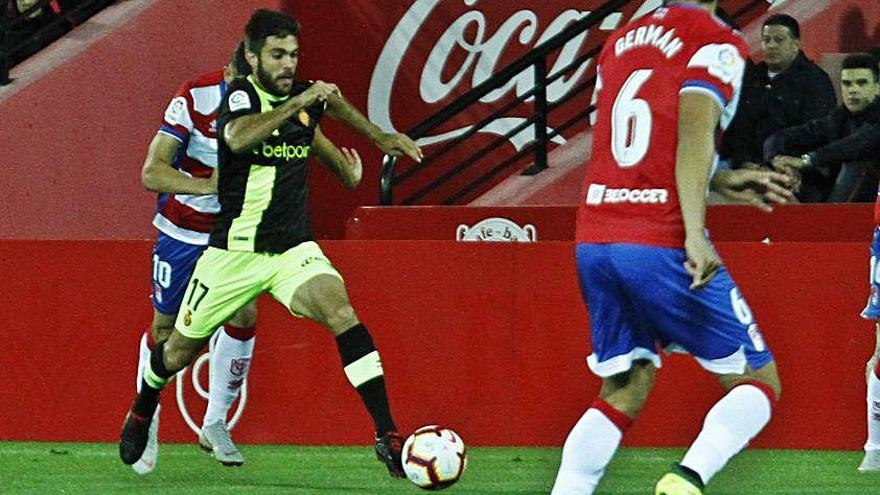 Salva Ruiz, durante el partido de la primera vuelta en Granada.