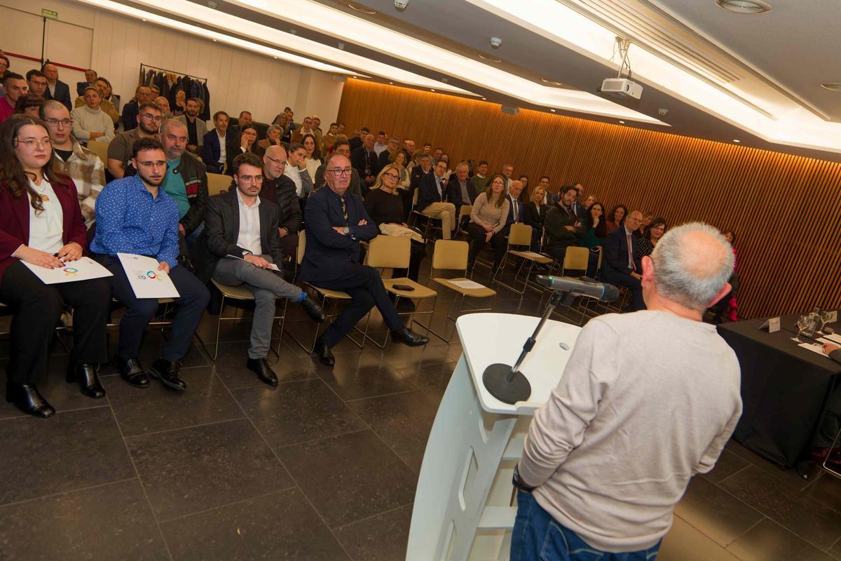 Unas 200 personas participaron en el acto de cierre del año.