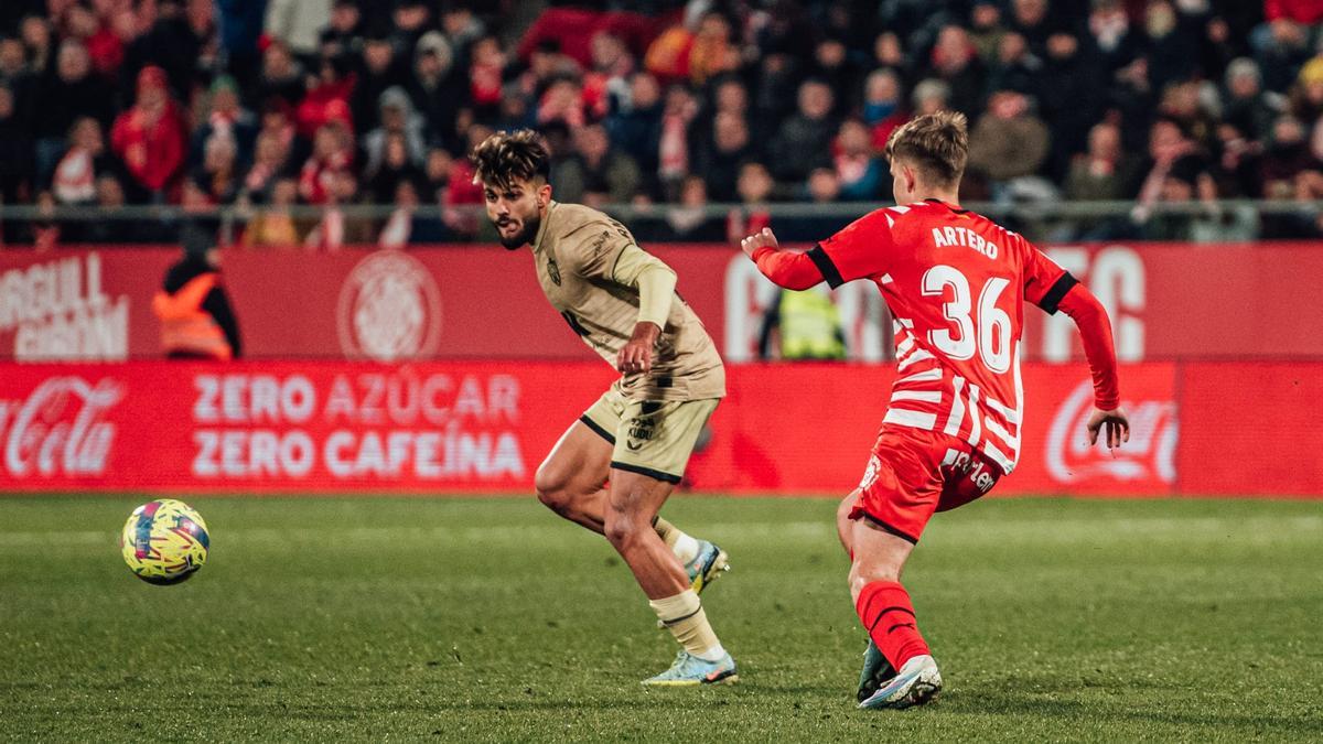 Artero va debutar a Primera Divisió contra l'Almeria.