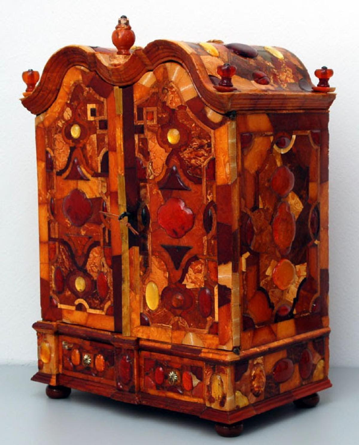 Peinador de la reina prestado por el Museo de la Colegiata de Santa María de Calatayud.