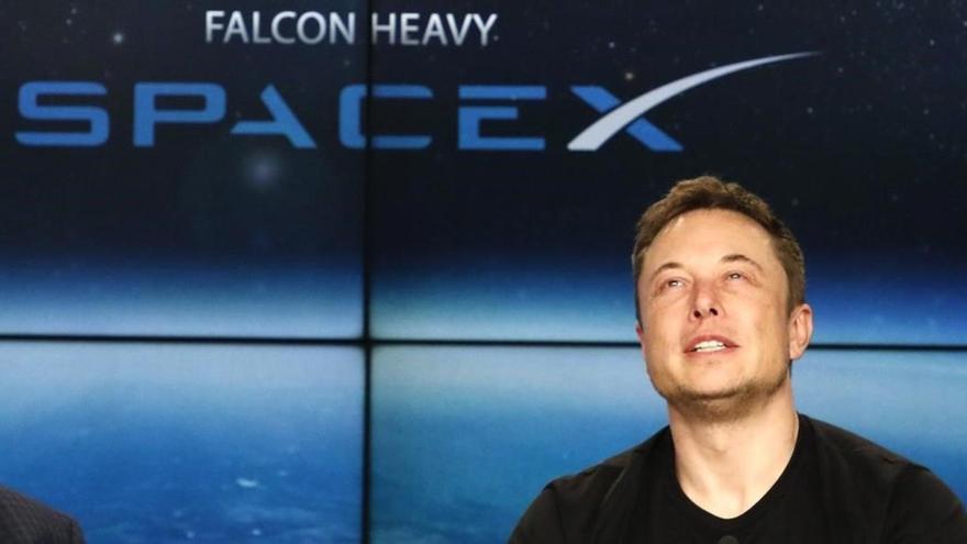 Elon Musk se plantea sacar Tesla de la bolsa