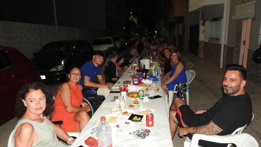 &#039;Sopar al carrer&#039; en las fiestas de Miramar