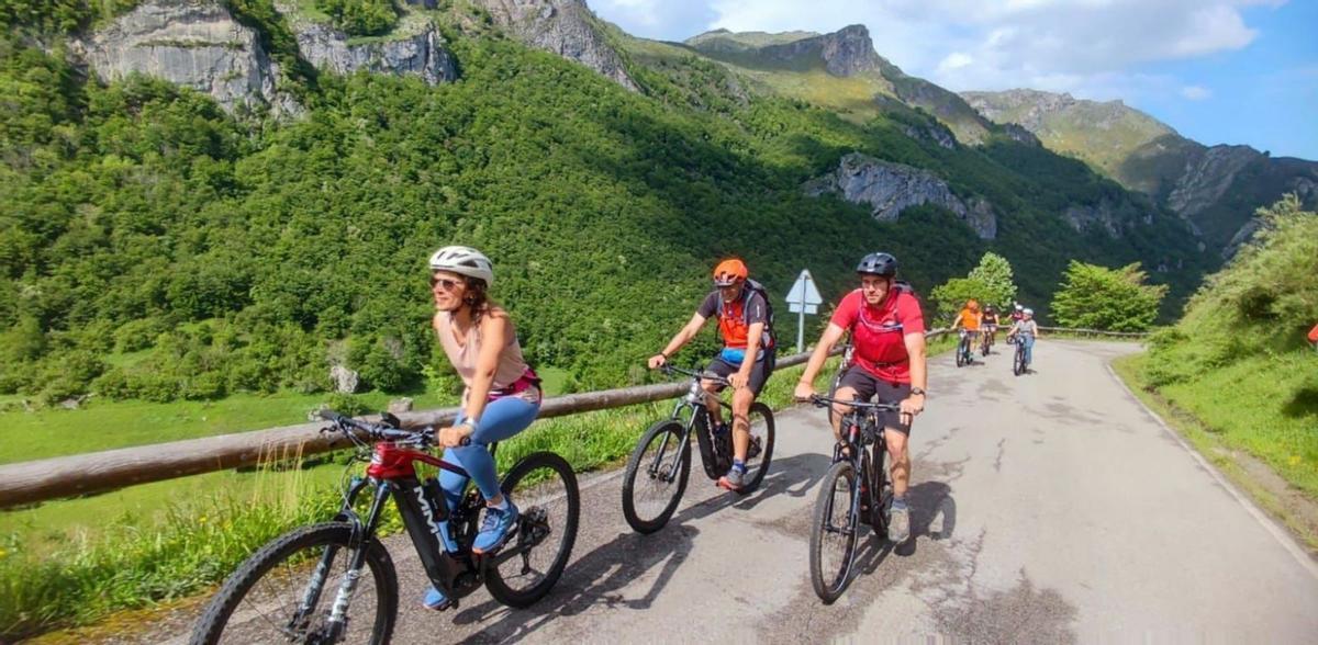 La bici pone a Asturias por las nubes