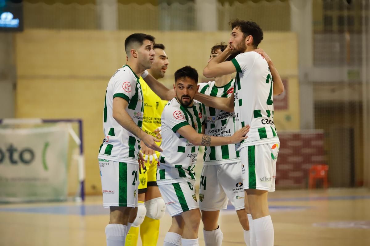 Las imágenes del derbi entre el Córdoba Futsal y el Betis en Vista Alegre