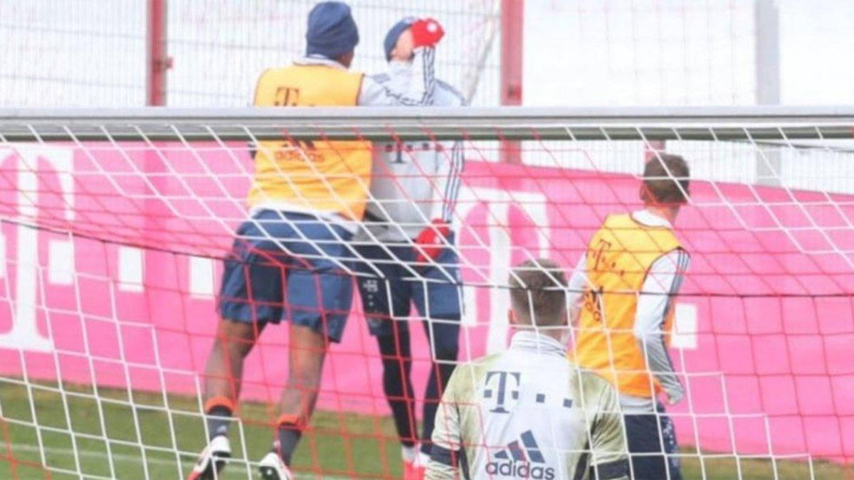 Imagen de la pelea entre Goretzka y Boateng