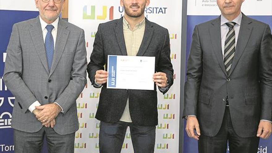 Torrecid entrega becas a alumnos de dos másteres de la Jaume I