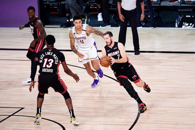 Los Ángeles Lakers se proclaman campeones de la NBA 2020 tras destrozar a los Miami Heat (106-93) en el sexto partido de las finales NBA. Conquistan así el 17º anillo de la historia de la franquicia.