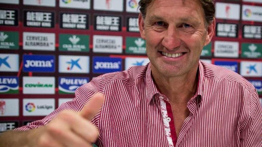 Tony Adams: &quot;Vamos a jugar al ataque, no tenemos nada que perder&quot;