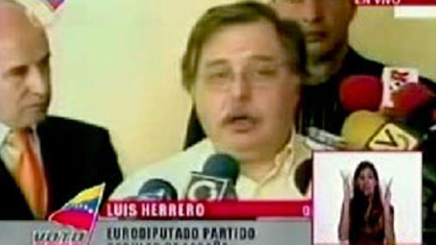 Herrero denuncia que vivió una situación &quot;parecida a un secuestro&quot; al ser expulsado de Caracas