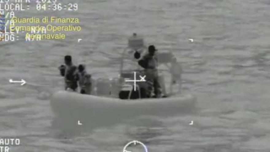 Eleven a 950 els immigrants del vaixell naufragat al Mediterrani