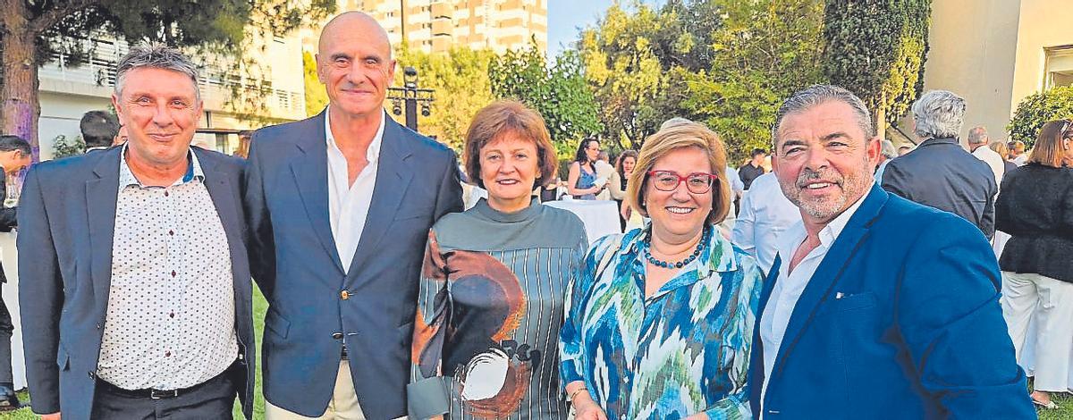 Julio Albendea, Antonio Ortiz, Ma. José Guerrero, Mercedes Celeste y Alberto González.