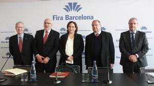 De izquierda a derecha, Miquel Valls, Jordi Baiget, Ada Colau, Josep Lluís Bonet y Constantí Serrallonga en la presentación del balance del 2016 de Fira Barcelona.