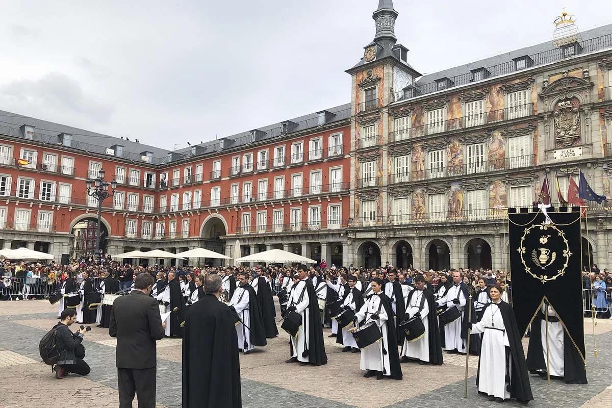 La tamborrada es uno de los eventos más esperados de la Semana Santa en Madrid
