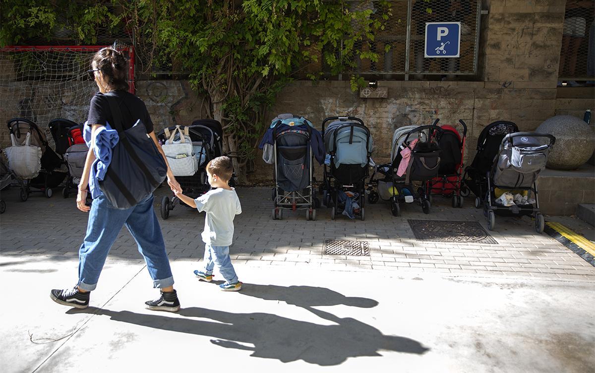 Parking para cochecitos de bebé en los espectáculos en el Parc de l’Escorxador