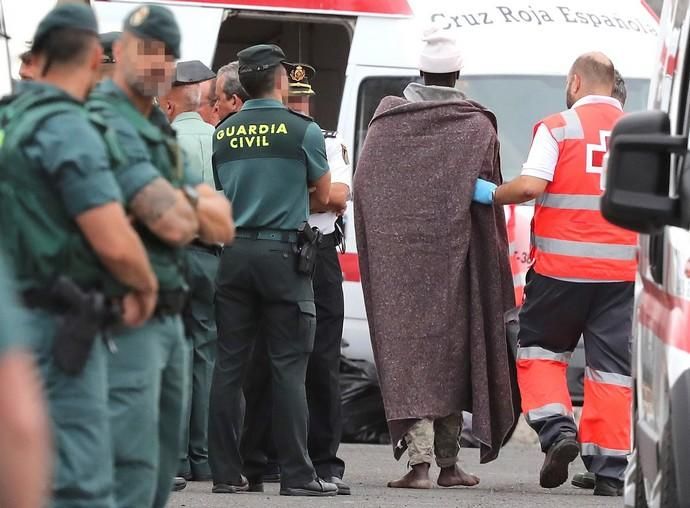 152 personas rescatadas a 410 km de Canarias