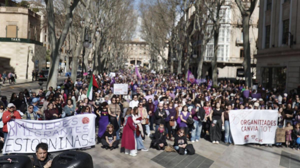 2.000 personas en la manifestación del 8M en Mallorca