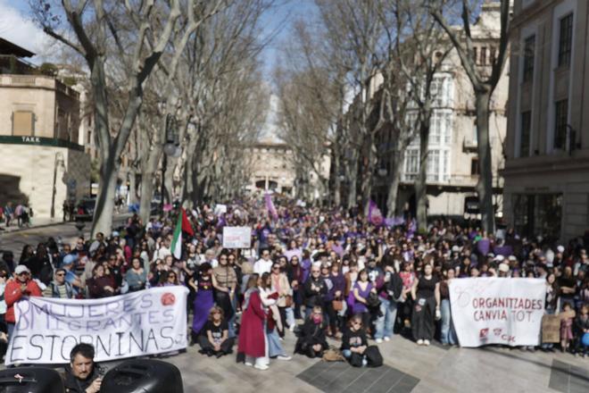 FOTOS | 2.000 personas en la manifestación del 8M en Mallorca