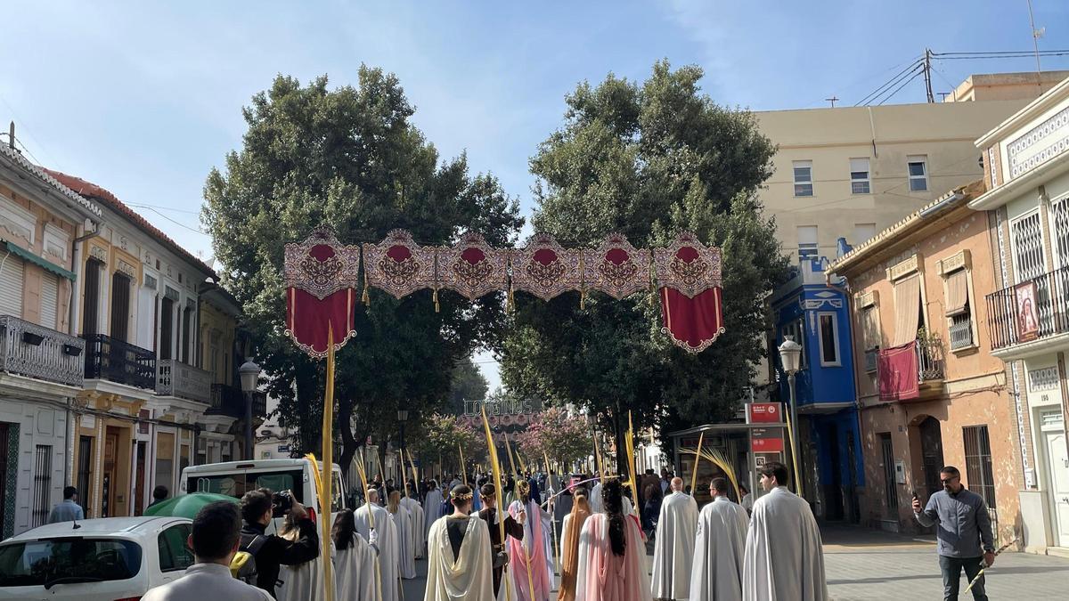 Decoración en la calle de la Reina para esta Semana Santa