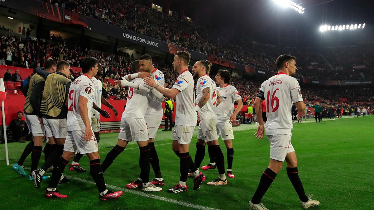 Resumen, goles y highlights del Sevilla 2 - 0 Fenerbahce de la ida de los octavos de final de la Europa League