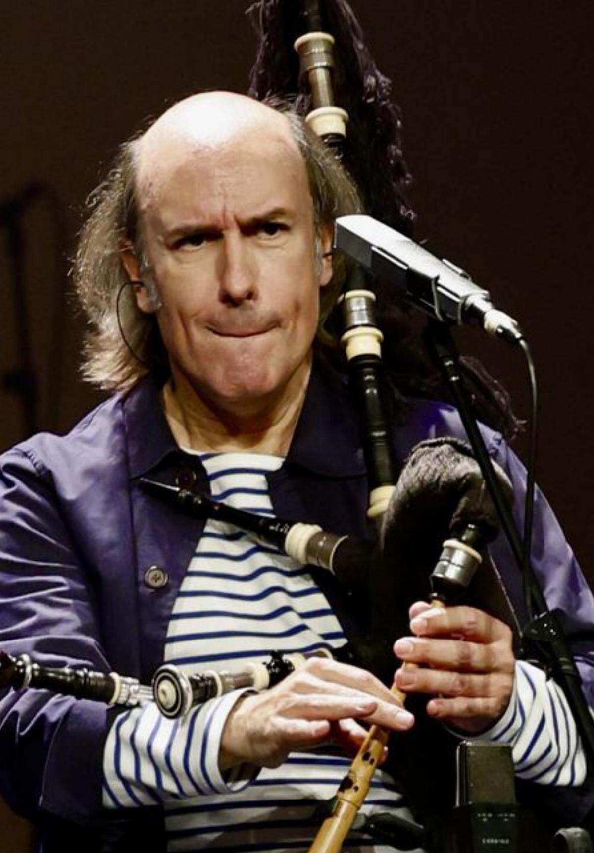 Carlos Núñez llena Gijón de sonidos celtas