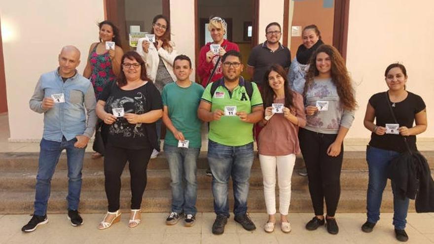 Participantes en el decimoséptimo Festival de la Canción Joven de Agüimes.