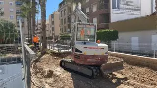 Arrancan las obras de la minipista deportiva en la plaza de Oriente de Torrevieja
