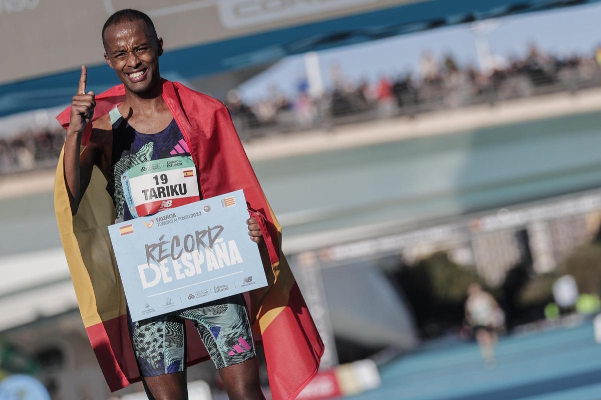 Tariku Novales, nuevo récord de España de maratón en categoría masculina.