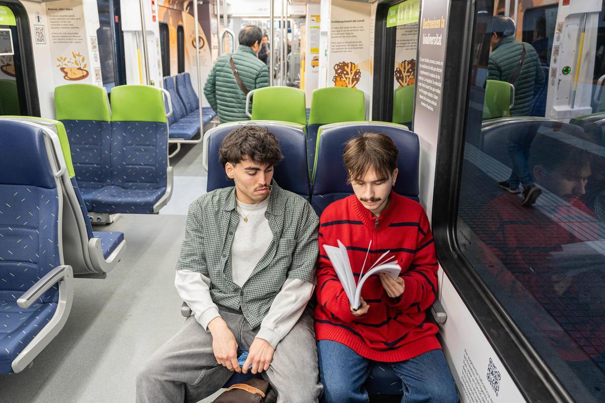 Los universitarios de la UAB que viven en el Baix Llobregat tardan cuatro horas en llegar y volver de clase