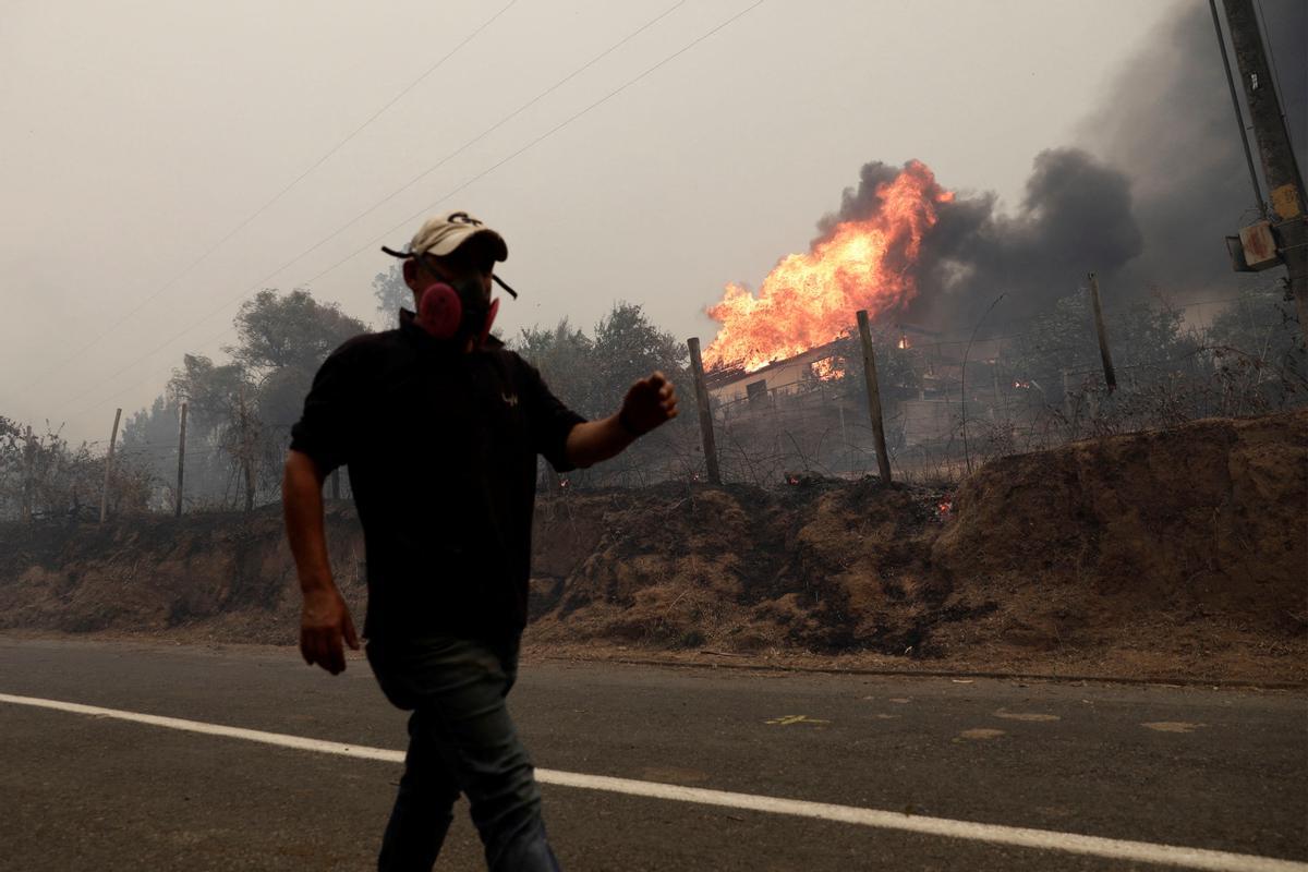 Los incendios que arrasan Chile dejan ya más de 20 muertos