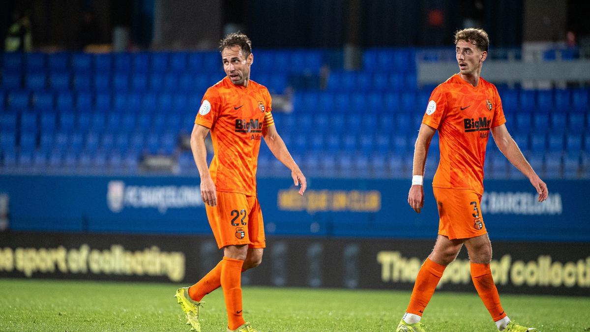 Los jugadores del Torrent, en el último partido de Liga