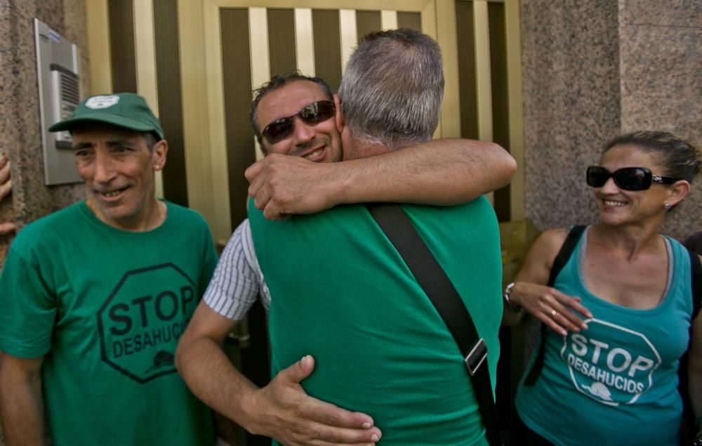 La PAH de Elche paraliza un desahucio