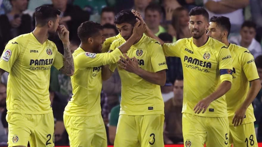 Los jugadores del Villarreal celebran el gol de la victoria