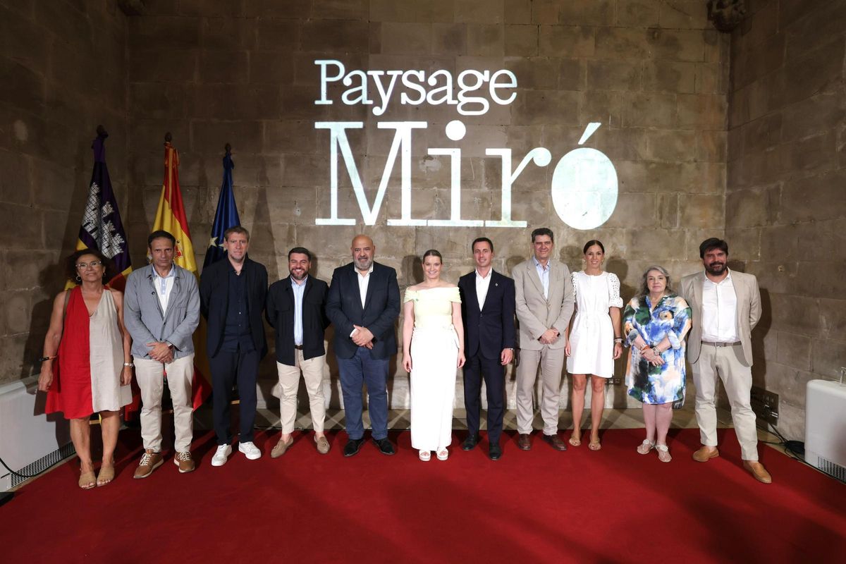 Representantes de las instituciones implicadas en esta exposición.