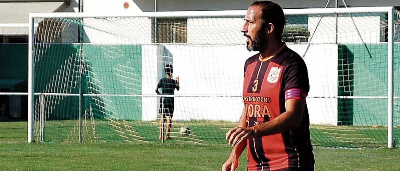 Ignasi Pastor té 38 anys i en fa tres va despenjar les botes per fitxar pel Sauleda.