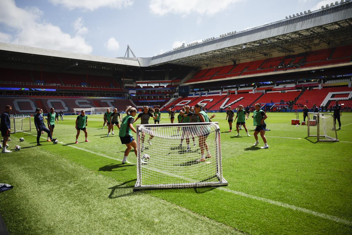 Entrenamiento del Barça antes de la final de Eindhoven