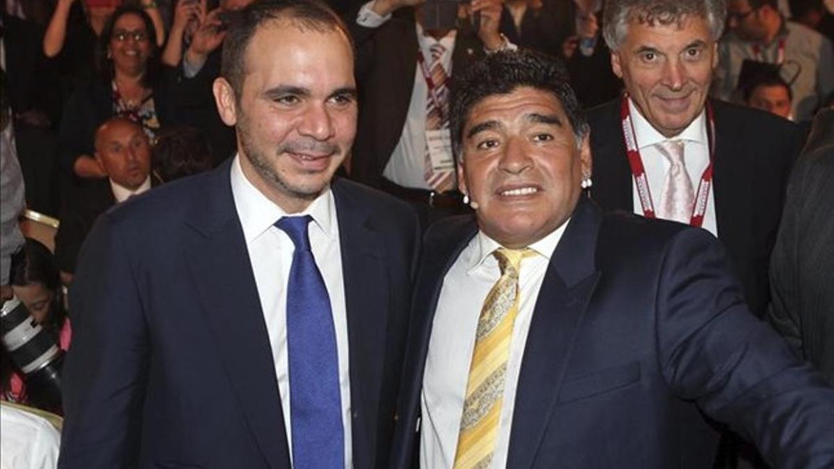 Maradona quiere que Ali Bin Al Hussein reemplace a Blatter en la FIFA