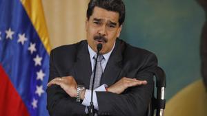 Nicolás Maduro intenta convencer a los venezolanos que Colombia está maquinando derrocarlo a la fuerza.