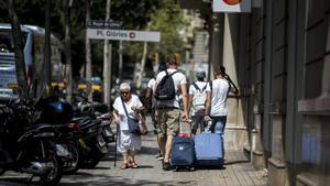 Barcelona suma 7.597 inspeccions a pisos turístics en cinc anys a l’Eixample i 991 sancions
