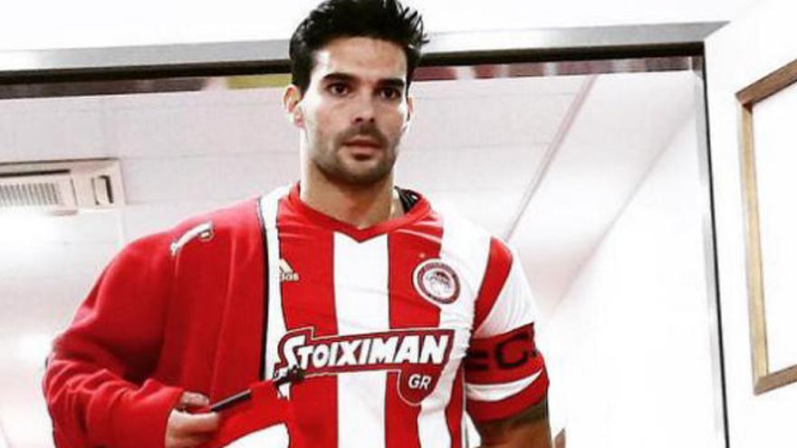 Alberto Botía, capitán de Olympiacos