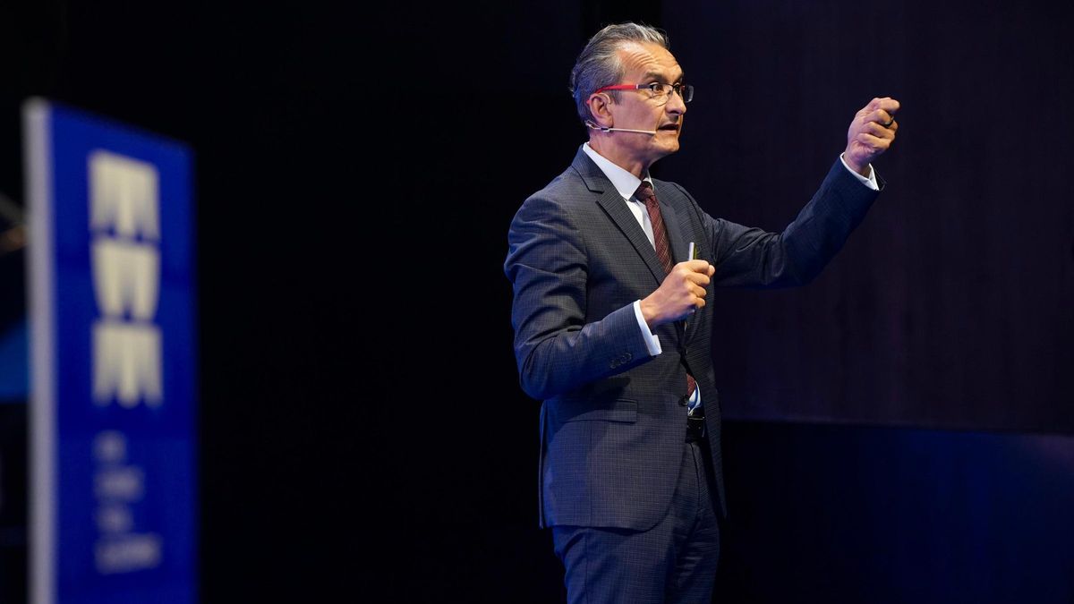 El director del Centro de Competitividad Mundial de IMD, Arturo Bris, durante su ponencia en el Foro del Mediterráneo.