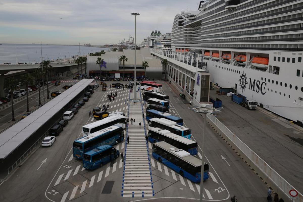 Llega a Barcelona el megacrucero nuevo MSC World Europa