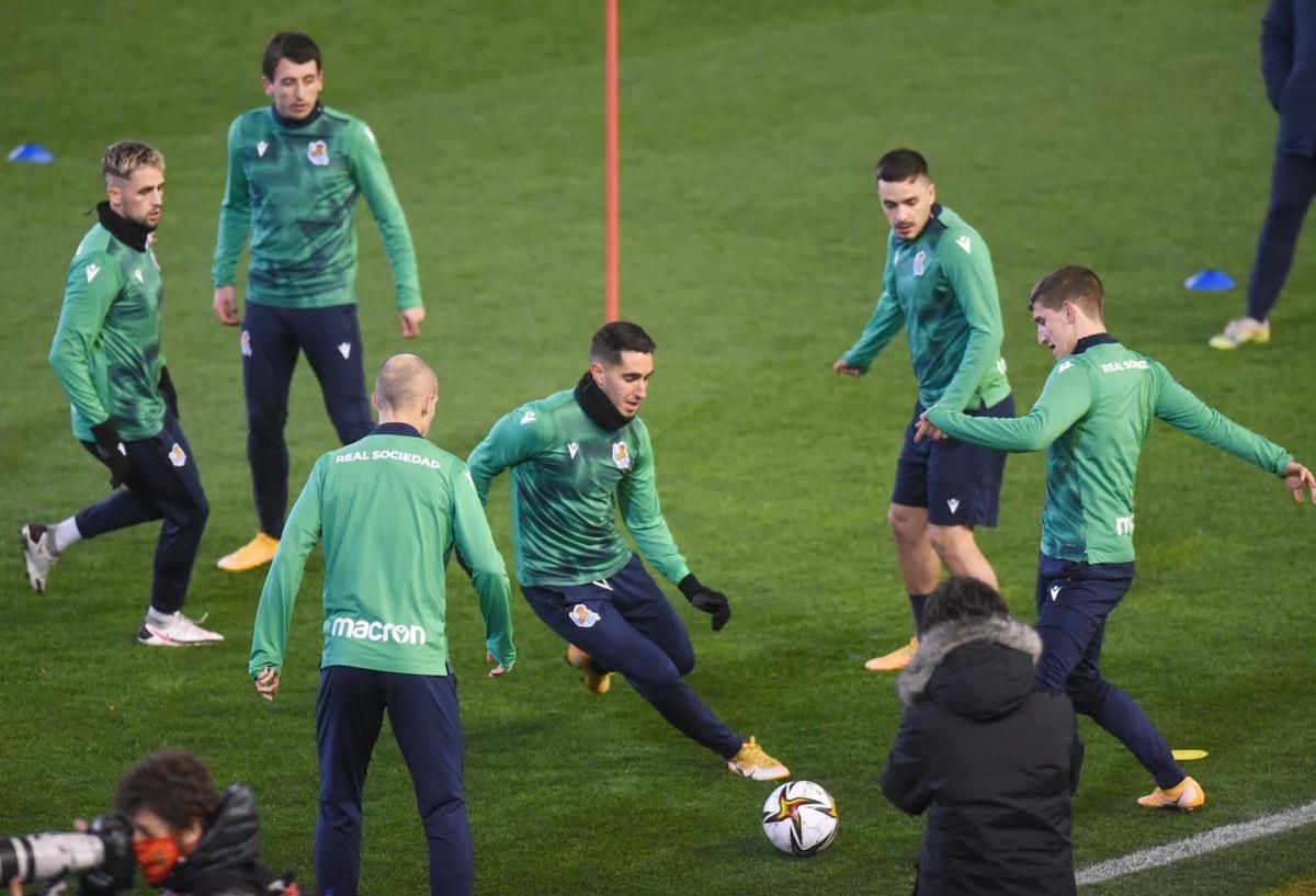 Entrenamiento de la Real Sociedad en el estadio El Arcángel